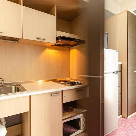 & מלון דירות 3*