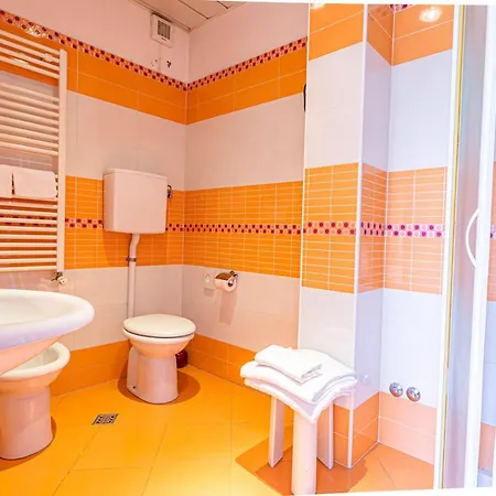 & מלון דירות