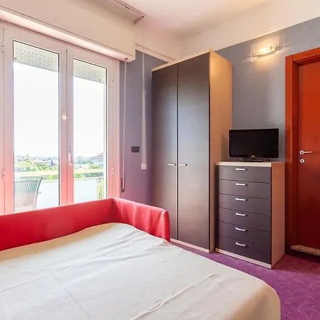 & מלון דירות בלריה-איגאה מרינה