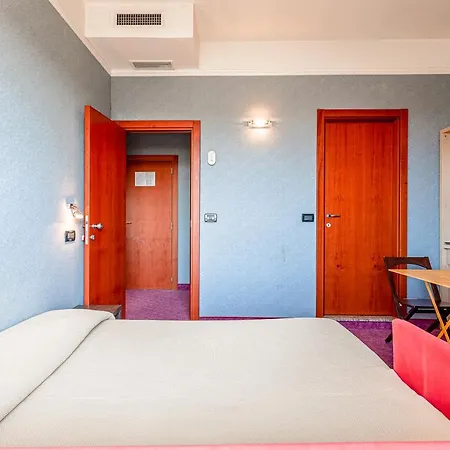 מלון דירות & בלריה-איגאה מרינה