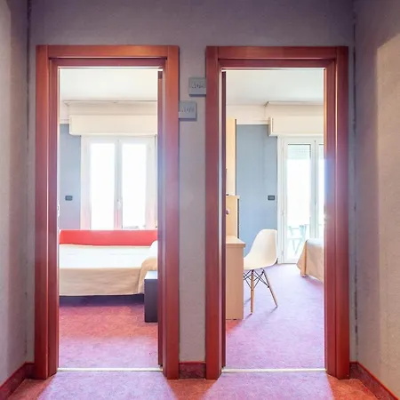 & מלון דירות