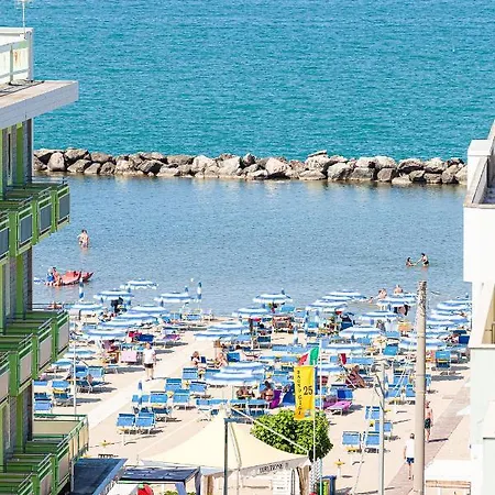 מלון דירות & בלריה-איגאה מרינה