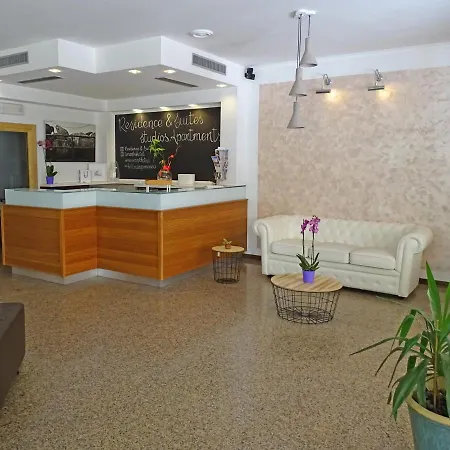 & מלון דירות 3*