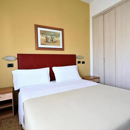 & מלון דירות 3*