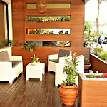 Apartahotel & 3*