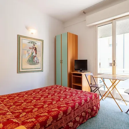 Aparthotel & 3*