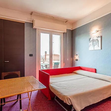Aparthotel & 3*
