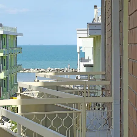 & Aparthotel