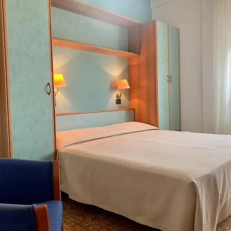 & Aparthotel 3*