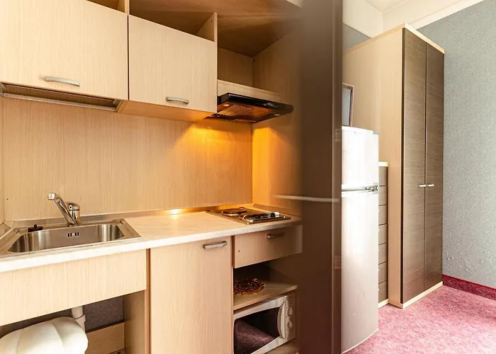 & Aparthotel 3*