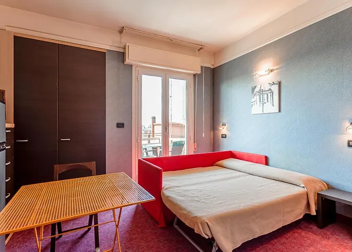 Aparthotel & 3*